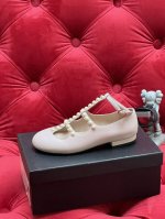 独家实拍 顶级版本 Chane*小香24Ss早秋新品 米兰走秀双c珍珠玛丽珍鞋 本年度最美玛丽珍鞋 无法抗拒的高级与优雅 秋冬配袜子也都是无敌美 这款玛丽珍鞋自