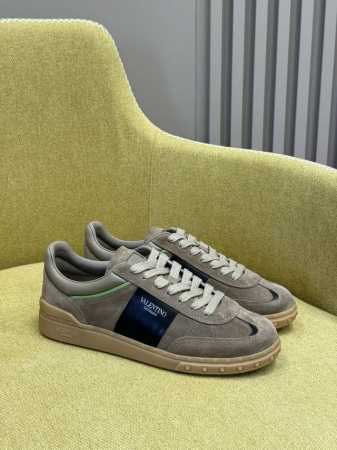 出厂 顶级版 valentin O Ss24 New Arrival v家 春夏德训鞋新品 情侣款 舒适好穿经典百搭不挑人 小牛皮材质 质感拉满 恰到好处的细节 - 点击图像关闭