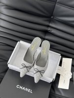 Chanel Vintage中古系列凉鞋简约而不简单的款，上脚特别显脚细。鞋面定制面，内里垫脚羊皮，真皮大底。跟高7Size:35-39 其它码数定做