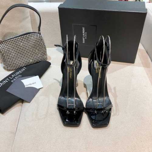 350 Saint Laurent 圣罗兰 Ysl字母金属扣 烤漆Ysl字母跟高跟凉鞋。特色的字母跟设计，独享不一样的风采。 进口漆皮+水染羊皮里+意大利真皮大