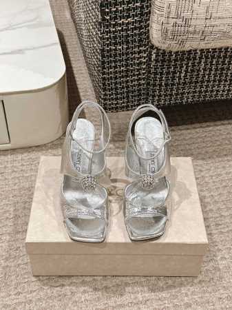 390 Jimmychoo吉米周 25 早春新品 Orb pum 异形 水晶钻扣 高跟鞋 宋茜同款 邂逅奢华 不仅仅是一双鞋子，更是一件艺术品，它承载着精湛工艺 - 点击图像关闭