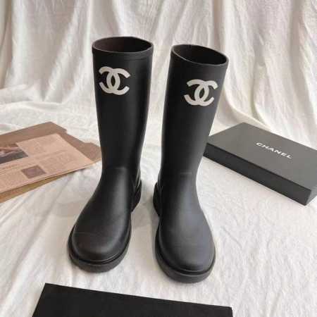 橙子出厂价P P160 Chanel 香奈儿 秋冬新款中古长靴 高筒靴 长筒雨靴 入手一款本季颜值爆表雨靴，国内专柜个位数限量，不是Vic完全是拿不到的，我真是 - 点击图像关闭
