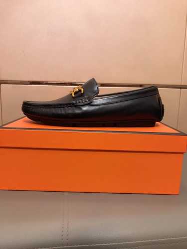 工厂价 菲拉格幕 Ferragamo 新款男士豆豆鞋高品质做工精细，高端奢华鞋面采用进口意大利牛皮猪皮内里橡胶耐磨防滑大底，穿着透气舒适高品味男士首选码数38-