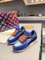 情侣爆款L家2024走秀款，原版1:1开发顶级版本！！！ 鞋面由意大利进口丝绸牛皮+3D打印渐变色网面、带夜光、鞋舌、后跟电绣logo标志，侧边饰有品牌LOGO