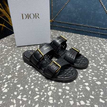 迪奥 Dior 专柜新款 双层对贴牛皮 工艺镂空高品质拖鞋 市面顶级版本 可与专柜对比 ①鞋面：进口小牛皮+牛皮内里 ②大底：原版开模 真皮沿条橡胶组合大底 ③ - 点击图像关闭