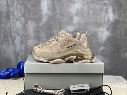 600 顶级版本 莞厂纯原 Balenciaga Triple S 巴黎世家 官方发售气垫版本 采购原版开模 正确字体电绣 粗细 位置 大小做到与Zp完全一致