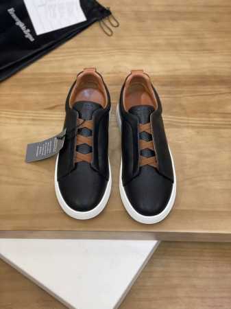 售 价 商品商标：杰尼* 杰尼亚* 低帮休闲鞋 正码码数 38-44 可订做45 商品材料：鞋面进口牛皮，羊皮内里，原版大底。 编 号：846 - 点击图像关闭