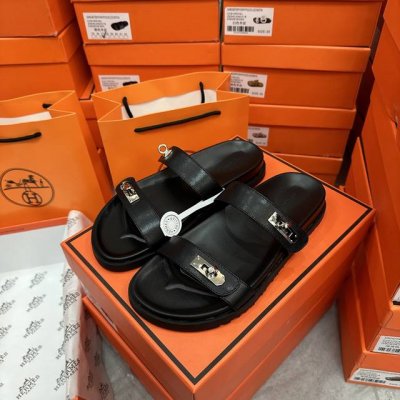 出厂： 新款爱马仕Kelly扣拖鞋 黑色实拍码数：35-43
