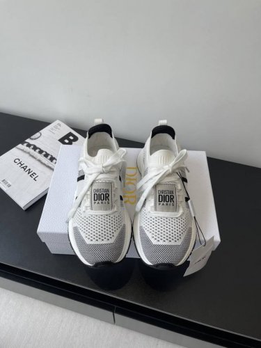 Dior 迪奥 25Ss新款系带 学院风 休闲时尚 运动鞋 情侣款 原版购入开发做货 精心制作 鞋面网布设计风格搭配超级时尚 细节也增添一丝优雅气质 轻盈的双色