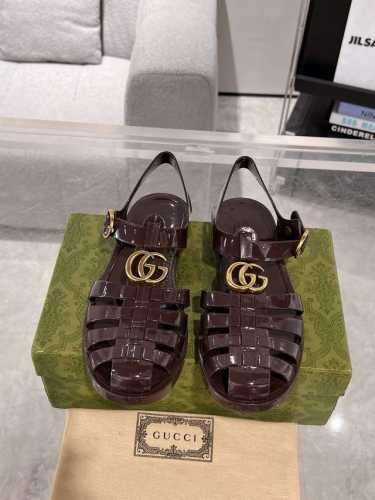 情侣款Gucci 25Ss 春夏最新款 双G果冻凉鞋 专柜购买原版 正品一比一开发 所有细节 材料 全部跟你在专柜买到的都一样 欢迎细节对比 码数:37 44