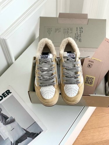 顶级版本 GGDB~~Golden Goose Deluxe Bran D全网最好版本不服来比 # GGDB SNERKERS系列~~火红程度上怼毛里小白鞋，下