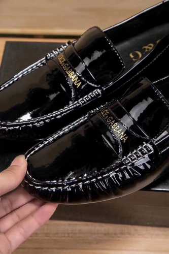 官方新款意大利奢牌杜纳 gabbana 原单 气宇不凡，意大利名模贵族棒棒款， 简约清爽造绝对俘虏眼球 鞋面头层牛漆皮，水里头层羊皮里，超级百搭，时尚不失潮流，
