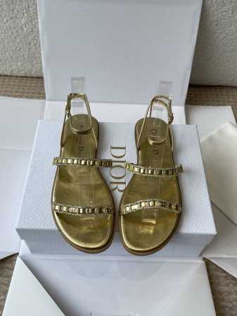 莞产迪奥 Dior 25Ss 夏季新款 新元素 Dior 春夏新款 钻扣 平底 粗跟 圆头 凉鞋女鞋 圆柱跟凉鞋 圆头粗跟果冻色露趾圆头鞋 市面顶级版本 鞋面 - 点击图像关闭