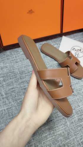 p直销P 女鞋工厂P Hermes 爱马仕 最新官网同步上新 精品品质升级版拖鞋1：1制作 面料 采用专柜牛皮面料 内裡垫脚：定制羊皮[海代订单 大底采用 仿
