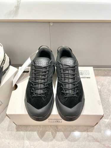 出 Salomon MM6 萨洛蒙联名马吉拉 X-Alp系列 情侣款 户外 休闲 运动鞋 登山鞋 原版购入开发 做货 这款由MM6全新演绎的X-AIp专注于其空