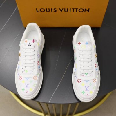 出厂价pp： 品牌：Lv路易威登 标准码：38-44 45订做 等级：官网同款 材料：原版材料拼接 舒适透气内里 轻便耐磨运动大底 款式类别：男士时尚休闲鞋 跑