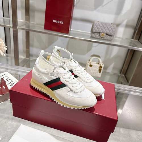2025动感单品轻盈且灵活的外底经过特殊处理洋溢着浓郁的复古风情可拆卸可调节踝部绑带。鞋舌饰以高频压花工艺打造的3D立体Gucci字样标识织物衬里舒适透气超轻抽