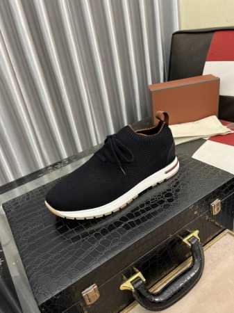 出厂价： Lp新品 Loro Pian* 这款运动鞋鞋面采用 Wish 双层针织以专门工艺制成 罗纹松紧带鞋口搭配 Kummel 色饰边 白色鞋外底，配 Kum - 点击图像关闭
