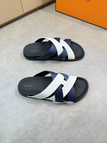 Hermes 爱马仕 -高端品质 原单休闲凉拖鞋 -鞋面：进口纳帕小牛皮、品牌高丝光织带、编织工艺 -内里：水染牛皮 -大底：超轻Tpr橡胶 真皮包Tpu水台；