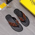 商品商标：Fendi 芬迪 拖鞋 正码码数: 38-44 商品材料：精选原版鞋面，原版大底