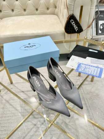 PRADR 普拉达 上新出厂价 进口真皮底 仿真皮底 Prad* Raf simons x 2024 aw 早春最新T台走秀粗跟系列款 鞋面：进口真丝 内里：进 - 点击图像关闭
