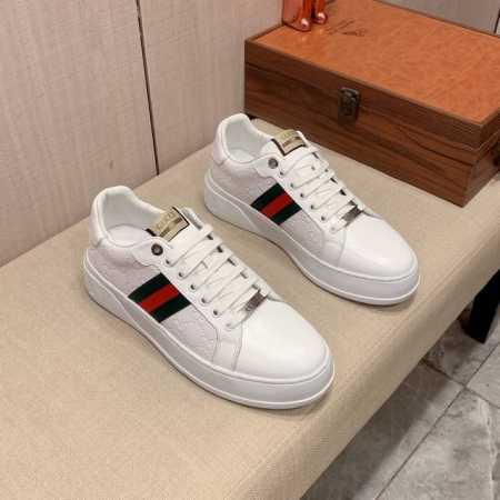 新款 厂价 古奇gucci* 最新爆款休闲鞋，顶端品牌奢侈～代购，顶级～质量。鞋面選用进口透气牛皮搭配材质透气羊皮内里 精细做工。原版个性时尚柔软橡膠耐磨防滑大 - 点击图像关闭