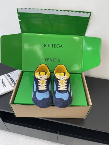 顶级版本 女款 男款 Bottega Veneta 葆蝶家 Bv最新款Orbit系列 复古休闲运动鞋 情侣款 Bottega Veneta 以 90年代自由随性