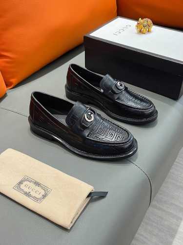 商品名称：Gucci 古驰 正规码数: 38-44 西装鞋 商品材料：精选 进口牛皮鞋面，柔软羊皮内里；原厂大底。