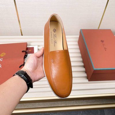 工厂p价 得Loro piana 新款莫卡辛鞋采用华丽柔软的纳巴羊皮精心制作而成搭配橡胶鞋底，经典之作。繁复的匠艺工序、精心考究的结构，令鞋款轻盈而柔软，让您行