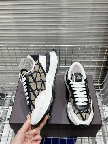 Valentino 码数:39 44 38.45定做 华伦天奴 运动鞋系列 valentino华伦天奴V家 新款Netrunner系列 休闲 气垫 情侣运动鞋