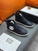 商品名称 Gucci 古驰 正规码数 38-44 高邦鞋 商品材料 精选 牛皮鞋面，柔软羊皮内里；原厂大底。