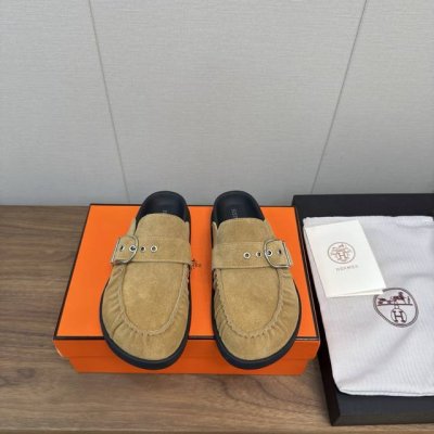 hermes 25款 爱马仕呆萌 穆勒半拖勃肯鞋 高版本 夏天真的太需要百搭拖鞋了 怎么搭配都好看 随意且高级的感觉 舒适度也很棒 搭配各种彩色袜子 潮爆了 进