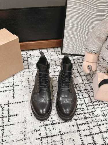 顶级品质 renian ss24 new arrival～ RENIAN 秋冬新款水洗复古系带马丁靴 又酷又飒的美德拉复古风马丁靴太爱了， 质感拉满超帅气的时髦