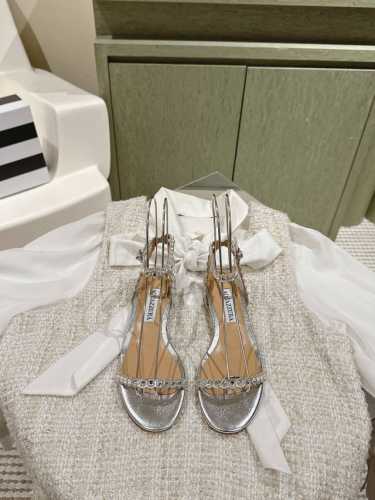 Aquazzur* 菠萝早春专柜新品仙女时装鞋系列，大量上新同步官网全系列均可定制龙年主打一个火爆，全网各大网红纷纷开秀，绝美的穿搭系列！ ★★★★★ 鞋面 烫