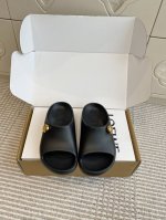 原版盒包装 loewe 罗意威 夏季新款 沙滩拖鞋 丑萌丑萌的凉拖鞋 原版购入开发做货 舒适度极高 非常具有辨识度 美貌与实用并存舒适而不单调的拖鞋 鞋面:橡胶