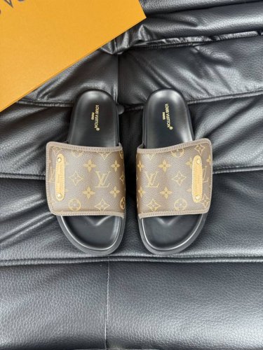 38-45 Louis V*高端精品 奢品拖鞋 1:1高端品质 休闲阳光宽松舒适型 最高版本高品质精品 经夏季必入哦