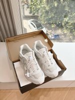 出厂 顶级版本 萨落蒙代购级别Mm6针织Salomon 联名款半拖鬼才设计师品牌，一个轻奢品牌上脚很百搭哦，也很随脚舒适，这一款德国训练鞋延续了经典的T形真皮拼
