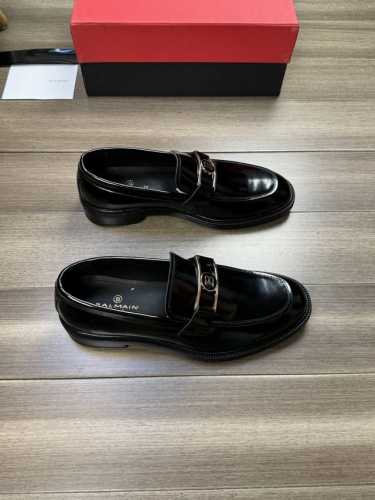 Balmain 巴尔曼 -高端品质 原单 -鞋面：开边珠小牛皮、品牌金属扣件装饰 -内里：水染牛皮 -大底：Tpr橡胶 真皮；真皮组合成型大底 -超高品控 做工