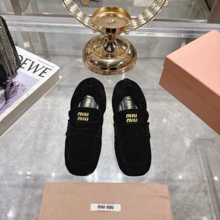 出厂 Miumiu 缪缪25Ss早春走秀新款一脚蹬懒人鞋玛丽珍芭蕾舞鞋 高跟单鞋 官方春夏走秀新款，时髦百搭 即可咸又可甜 一点也不磨脚 无论光脚穿还是搭配袜子 - 点击图像关闭