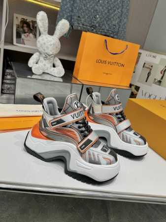 2054秋冬新款 LOUIS VUITTON 超级百搭瘦腿神器最新弓底设计2.0系列经典再创，活力十足上脚更舒服大气， 面料：科技5D打印+数字打印技术压铸， - 点击图像关闭
