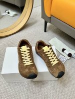 工厂p批p p女款 男款 罗意威Loeve 2025春夏爆款 Ballet Runner 2.0字母拼色阿甘休闲运动跑鞋 鞋头不对称设计新的波浪纹橡胶底延伸至鞋