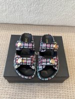 CHANEL 25ss 春夏沙滩拖鞋 凉鞋 系列 香奈儿 国内国外专柜断货王，找遍国内专柜心心念念终于到手第一眼开箱看到实物让我太惊讶了，太喜欢了呼吁闺蜜们组团