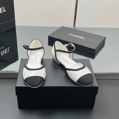 高品质！Chanel 小香25C早春新品、包跟圆头凉鞋 后系带单鞋 香奶奶家一贯的优雅名媛气质 高级感十足 上脚非常Nice～ 法式风情 真是美到心尖尖上啦！
