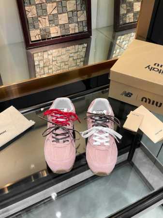 mium*u x new balance联名款运动鞋 原版精准cp！鞋型无限接近，精细工艺制作 年度zui火爆的款式，不需要多说，各种网红明星上脚秀 面料材料牛 - 点击图像关闭