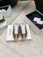 高品质出厂女380！男 ！顶级品质 情侣款Celine赛琳2025春夏新品秀场主推款凯旋门徽标系带休闲鞋小白鞋 简单舒服，干净利落，**显腿细，无论是单穿还是搭