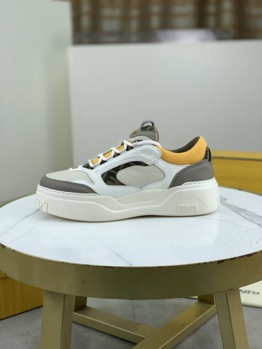 工厂P价P 实价 夏季爆款 Fendi 芬迪 顶级版本 新品运动鞋，波浪形鞋底刻有原版字样。鞋跟饰有凸纹压花Fendi Flow字样。鞋面采用高端小牛皮材质和透