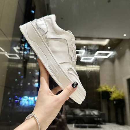 冲量价: P420、吉米周Jimmy Choo 独家发售，独家开模，彩色系休闲小白鞋，采用最新工艺设计，立体感强多种工艺融合一起，颠覆时尚，超级有型！ 百搭又潮 - 点击图像关闭