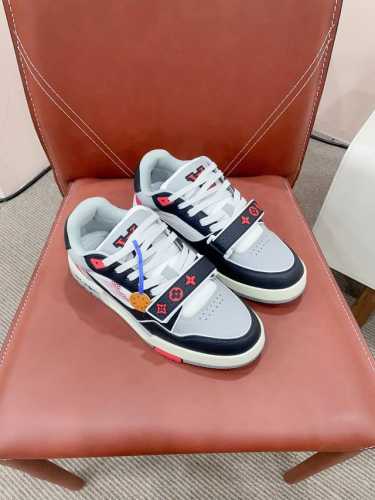 冲量价: 已认证 路易威LVTRAINE 运动鞋 Virgil Abloh 马卡龙系列从复古篮球鞋汲取灵感，打造备受青睐的LVTraine 运动鞋。此款鞋履为粒