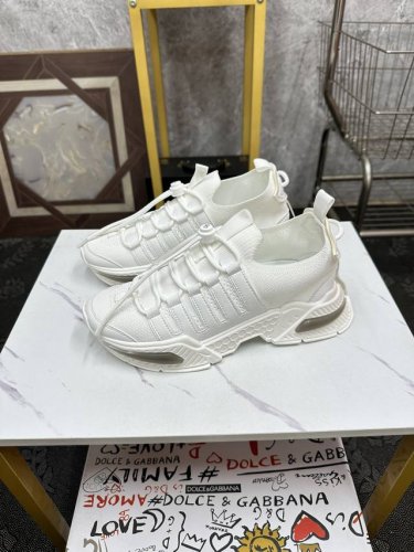 情侣款 Dg最新运动休闲鞋，时尚百搭，可为各式造型增光添彩。塑造独具动感活力与摩登气息的精致设计，尽显现代优雅格调。 Size：35-46 45、46订做不退换