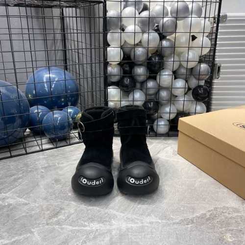 出厂 ouder snow秋冬新款雪地靴系列 明星同款！刷爆小红书超级软糯糯 延续经典大头设计，圆弧形鞋头有足够的空间伸展贴合脚型。采用可调节扣加鞋舌设计，穿脱